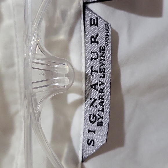 Signature by Larry Levine women's top, 2X, White - Picture 2 of 7
